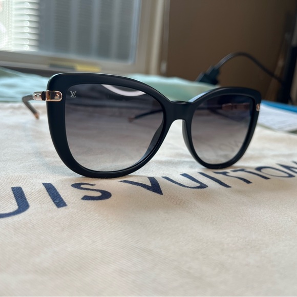 Louis Vuitton Black & Monogram Acetate Z0781W Charlotte Sunglasses - Picture 8 of 15